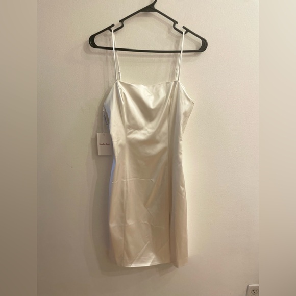 Aritzia Sunday Best Dress - Picture 1 of 4